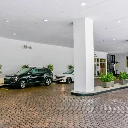 Fully Renovated One Bedroom Apartment @ The Club Miami Exterior photo