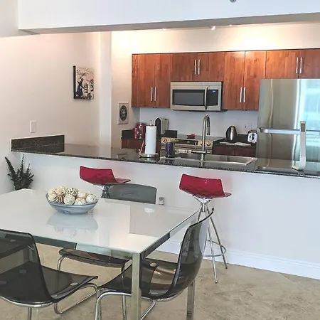 Fully Renovated One Bedroom Apartment @ The Club Miami Exterior photo